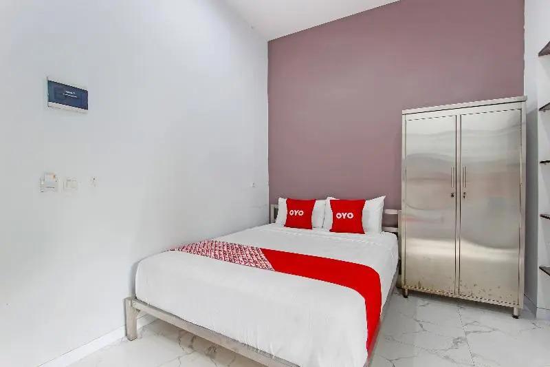 Семаранг: Oyo 91665 D'prof Exclusive Guesthouse