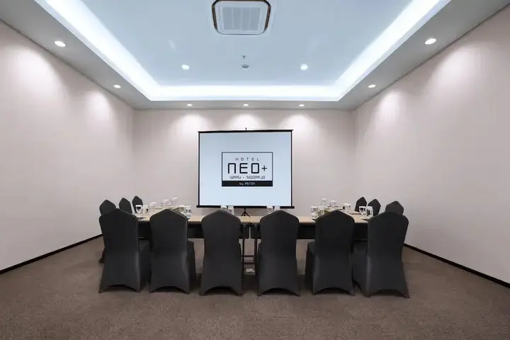 Сурабая: NEO+Waru-Sidoarjo by ASTON