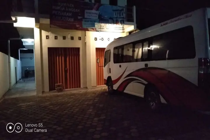 Батуретно: Rumah Singgah Peziarah Ganjuran by ZUZU