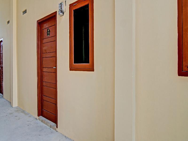 Пеканбару: Oyo 91835 Djasur Kost