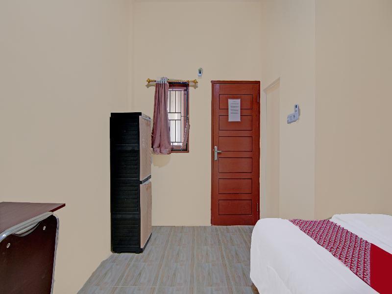 Пеканбару: Oyo 91835 Djasur Kost