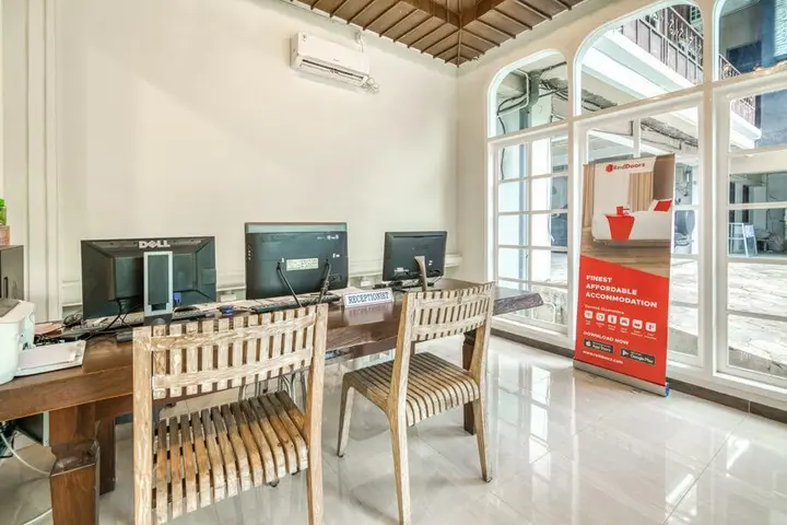 Семаранг: RedDoorz Plus near Akademi Kepolisian Semarang 3