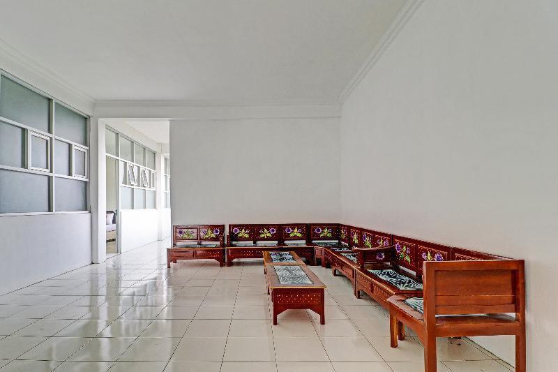 Паромпонг: Capital O 91466 Hotel Neu Backpacker Tf Syariah