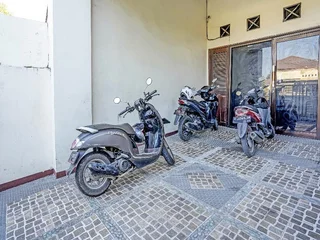 Пеканбару: Oyo 91587 Griya Buah De5 Syariah