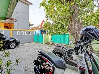Пеканбару: Spot On 91595 Sruni Syariah