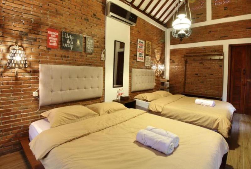 Omah Teras Bata Guesthouse By Zuzu — фото 5