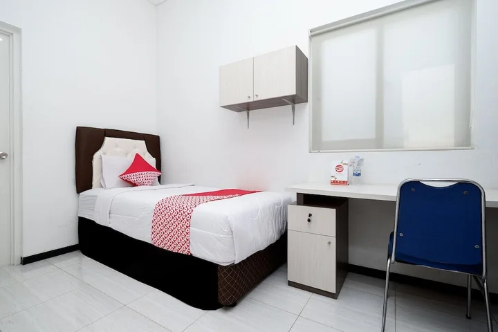 Семаранг: Sunshine Hostel by OYO Rooms