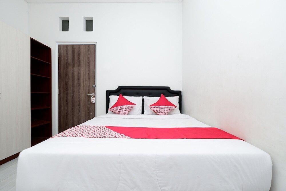 Семаранг: Sunshine Hostel by OYO Rooms