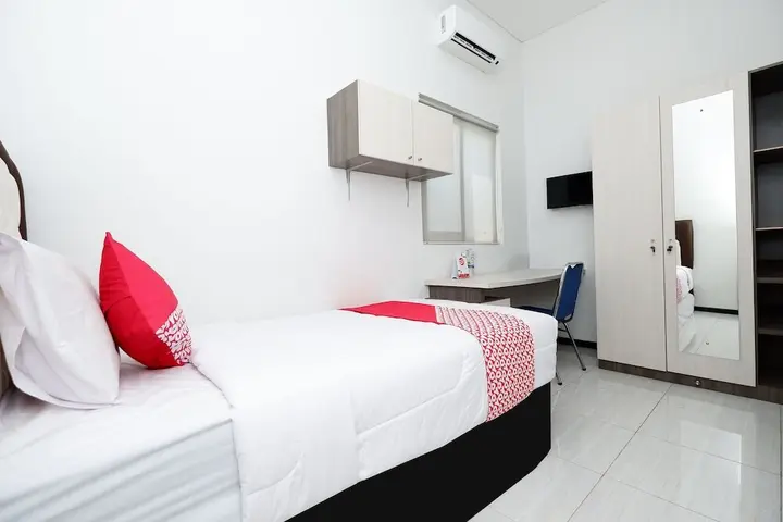 Семаранг: Sunshine Hostel by OYO Rooms