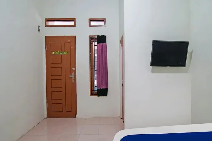 Пеканбару: Spot On Feri Homestay