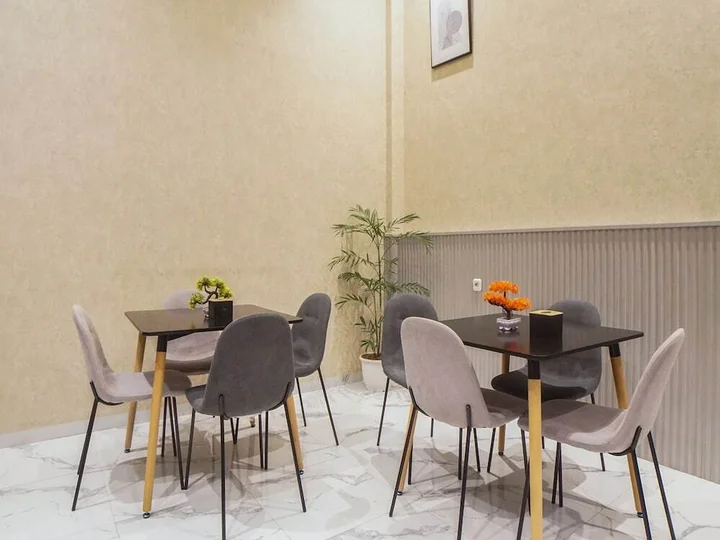 Медан: Super Oyo Capital O Papakoel Hotel & Cafe