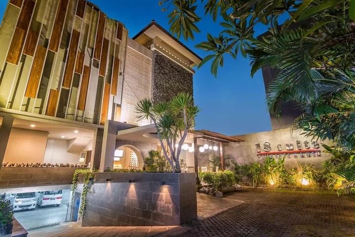 Кута: 18 Suite Villa Loft @Kuta