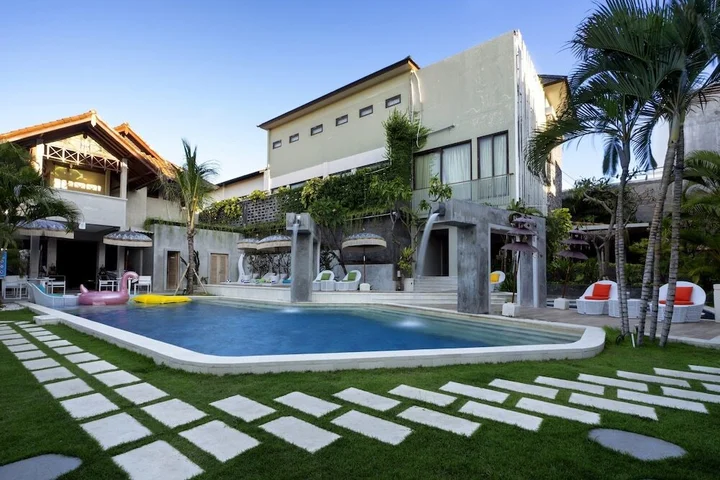 Кута: 18 Suite Villa Loft @Kuta