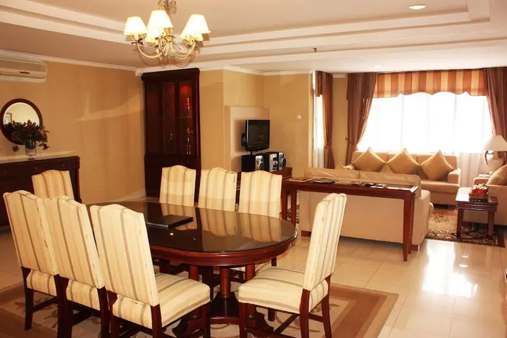 Медан: Travellers Suites