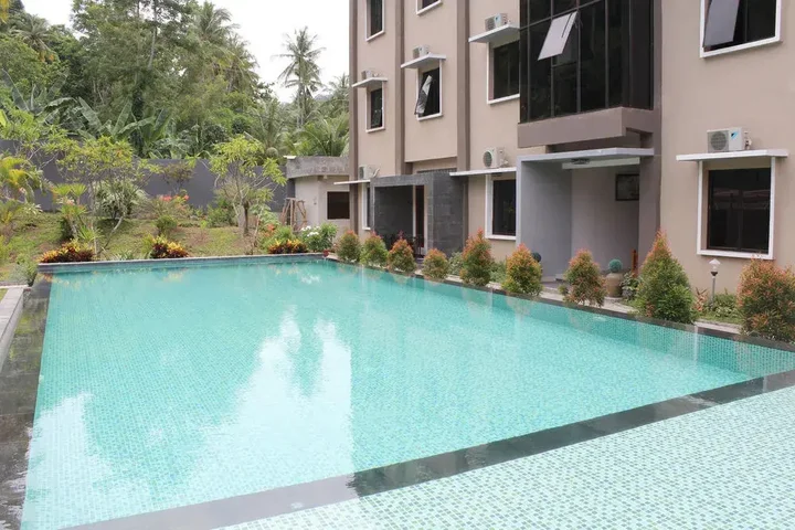 Сенджиги: Airy Pantai Senggigi Raya KM 12 Lombok