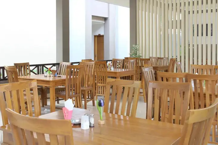 Сенджиги: Airy Pantai Senggigi Raya KM 12 Lombok
