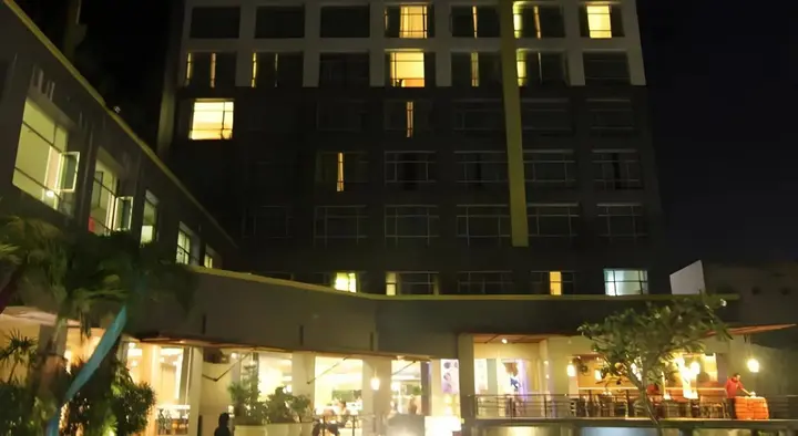 Пеканбару: ATM Maybank Hotel Ibis Pekanbaru