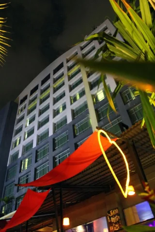 Пеканбару: ATM Maybank Hotel Ibis Pekanbaru