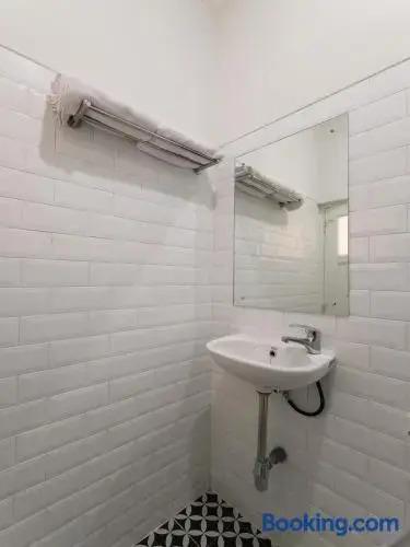 Депок: Super OYO Collection O 90023 Damar Kusumo Guest House
