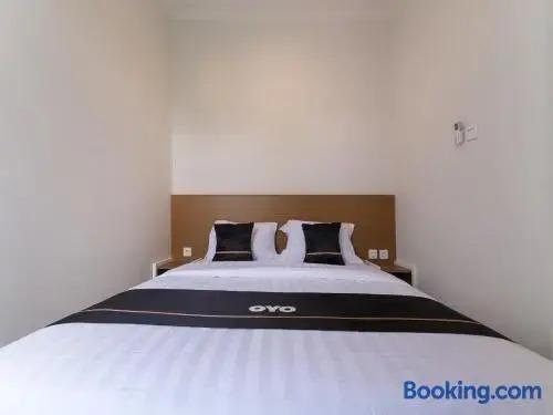 Super OYO Collection O 90023 Damar Kusumo Guest House — фото 3