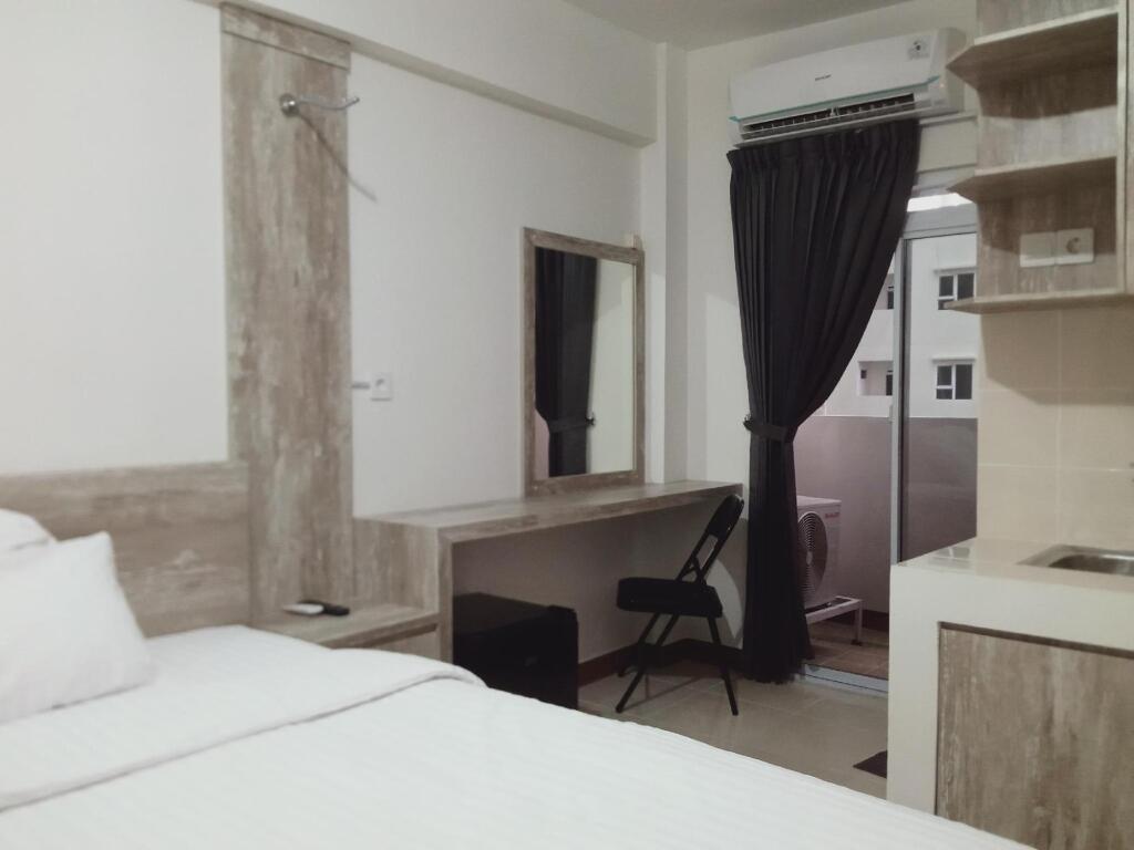 Южный Тангеранг: De Green Inn Serua