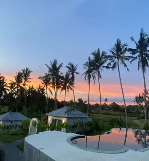 Сукавати: Hot Stone Club Ubud
