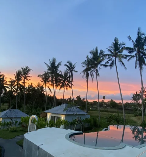 Сукавати: Hot Stone Club Ubud