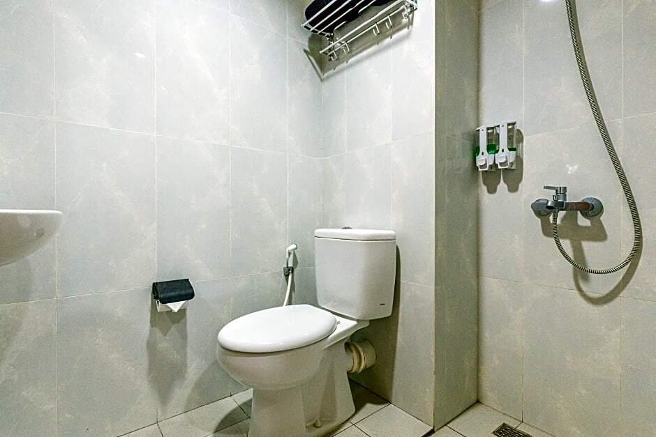 Депок: RedLiving Apartemen Evenciio - Arutala Living