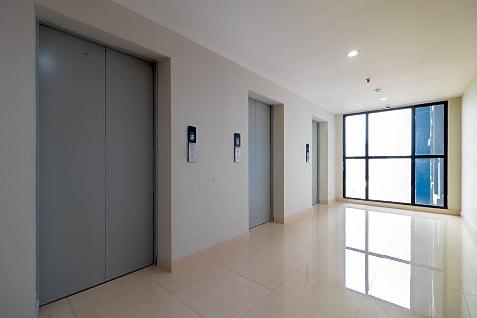 Депок: RedLiving Apartemen Evenciio - Arutala Living