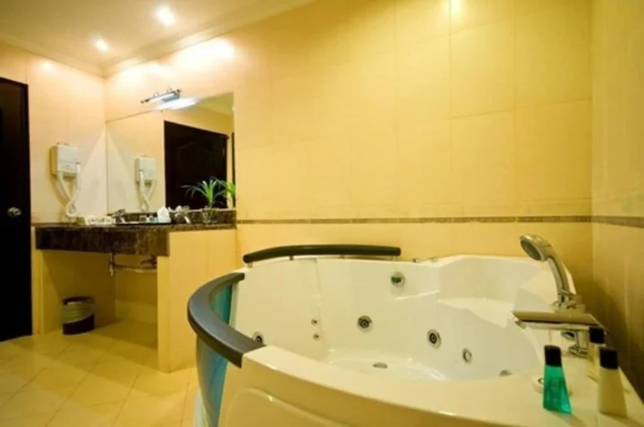 Батам: Golden View Hotel