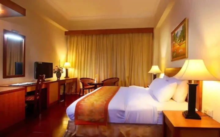 Батам: Golden View Hotel