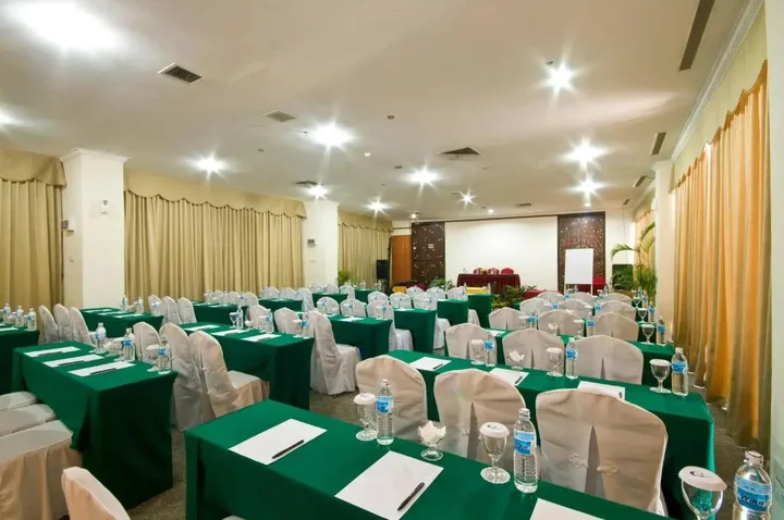 Батам: Golden View Hotel