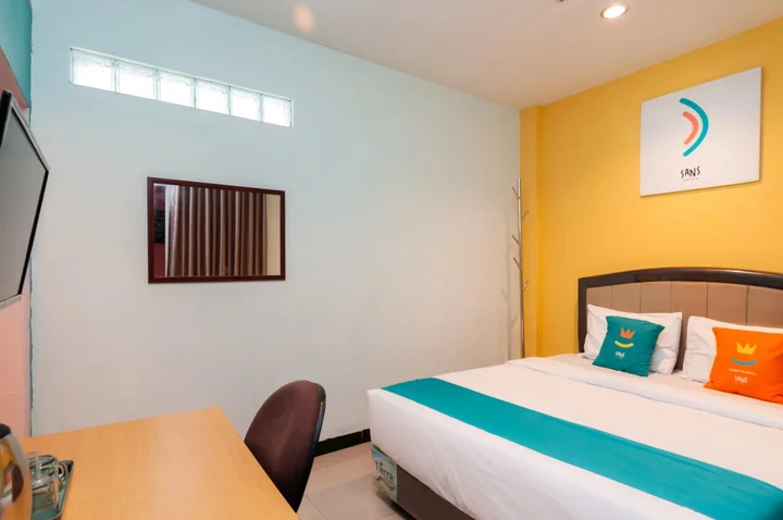 Медан: Sans Hotel Finest Medan