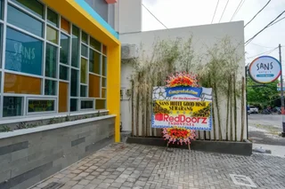 Семаранг: Sans Hotel Good Wish Semarang