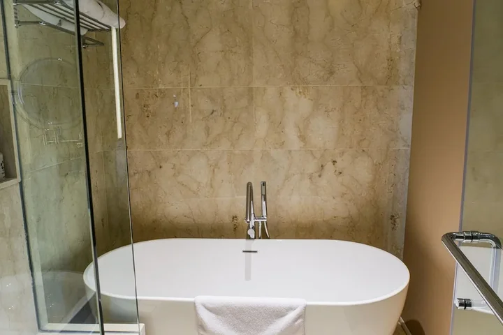 Озеро Тоба: Marianna Resort & Convention Tuktuk Samosir