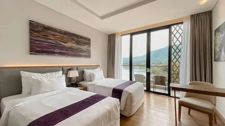 Озеро Тоба: Marianna Resort & Convention Tuktuk Samosir