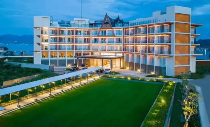 Озеро Тоба: Marianna Resort & Convention Tuktuk Samosir