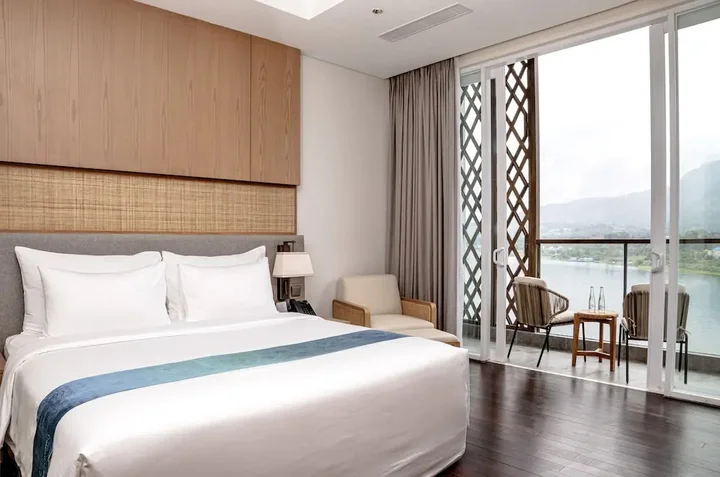 Озеро Тоба: Marianna Resort & Convention Tuktuk Samosir