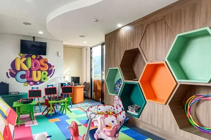 Озеро Тоба: Marianna Resort & Convention Tuktuk Samosir