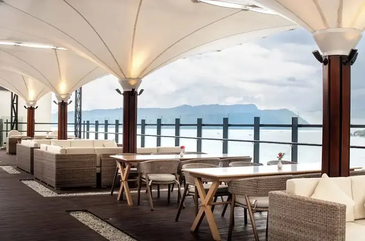 Озеро Тоба: Marianna Resort & Convention Tuktuk Samosir