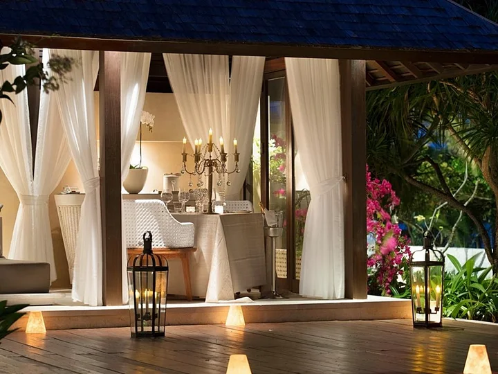 Беноа: The Royal Santrian Serenity Villas By The Sea