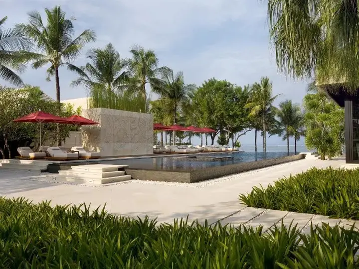 Беноа: The Royal Santrian Serenity Villas By The Sea