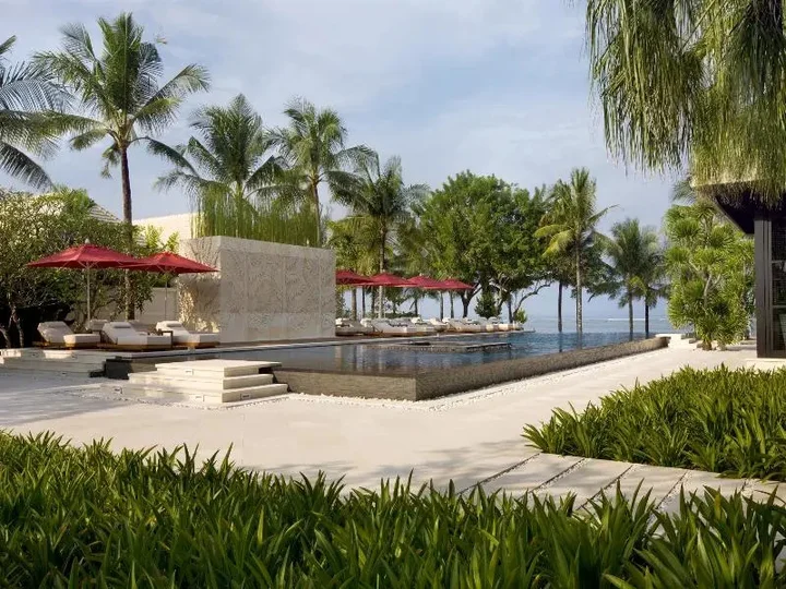 Беноа: The Royal Santrian Serenity Villas By The Sea