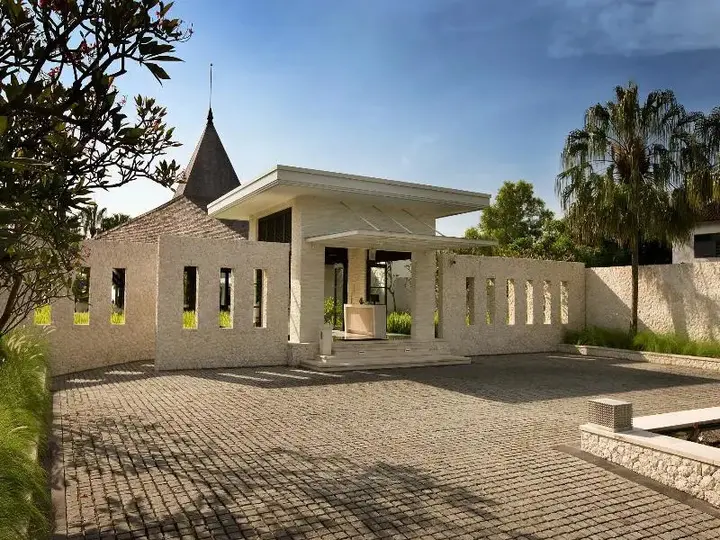 Беноа: The Royal Santrian Serenity Villas By The Sea