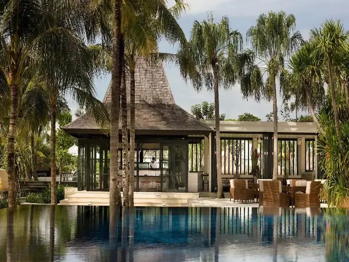 Беноа: The Royal Santrian Serenity Villas By The Sea
