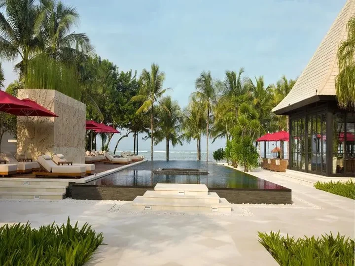 Беноа: The Royal Santrian Serenity Villas By The Sea