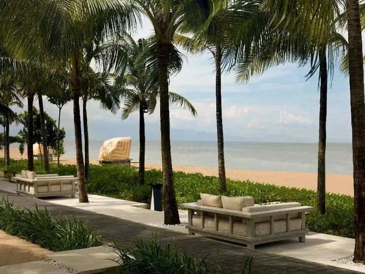 Беноа: The Royal Santrian Serenity Villas By The Sea