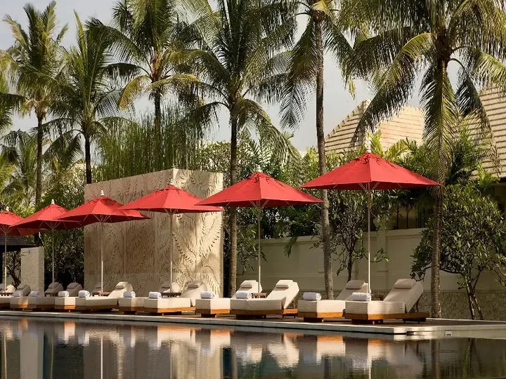 Беноа: The Royal Santrian Serenity Villas By The Sea