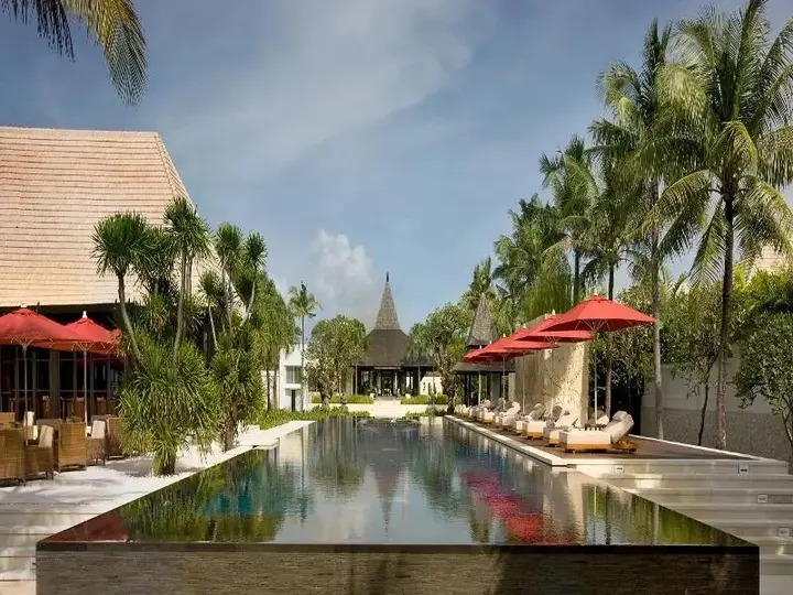 Беноа: The Royal Santrian Serenity Villas By The Sea