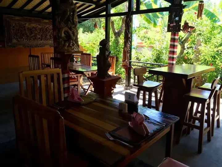 Гили-Мено: Little Bali Restaurant - Mahogany Cottage